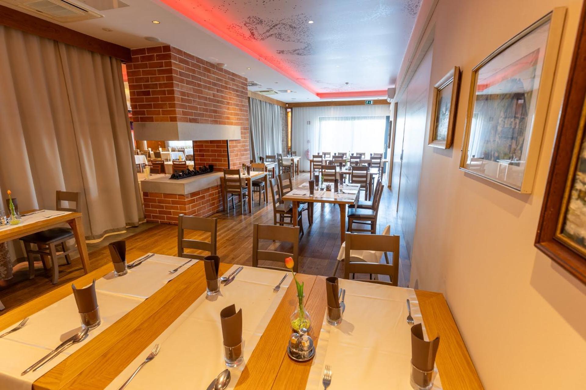 Hotel Dolenjc Novo Mesto Ngoại thất bức ảnh
