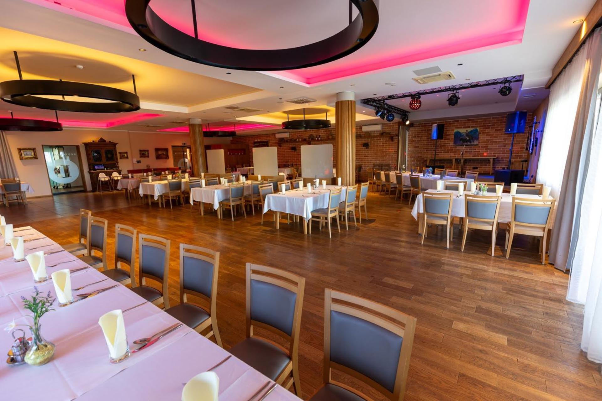 Hotel Dolenjc Novo Mesto Ngoại thất bức ảnh