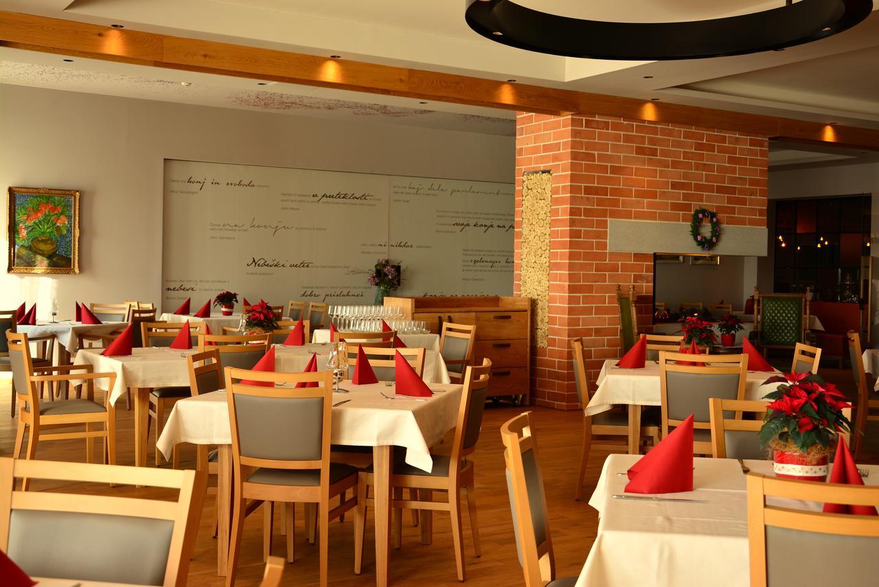 Hotel Dolenjc Novo Mesto Ngoại thất bức ảnh