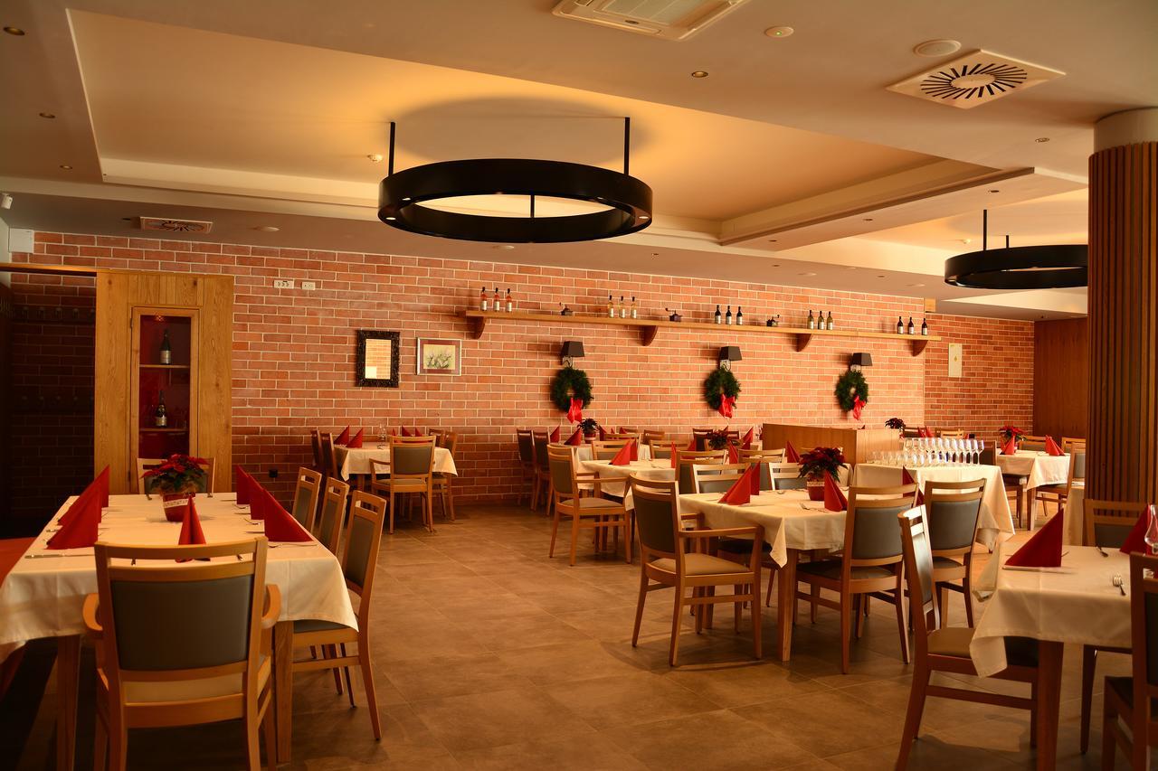 Hotel Dolenjc Novo Mesto Ngoại thất bức ảnh