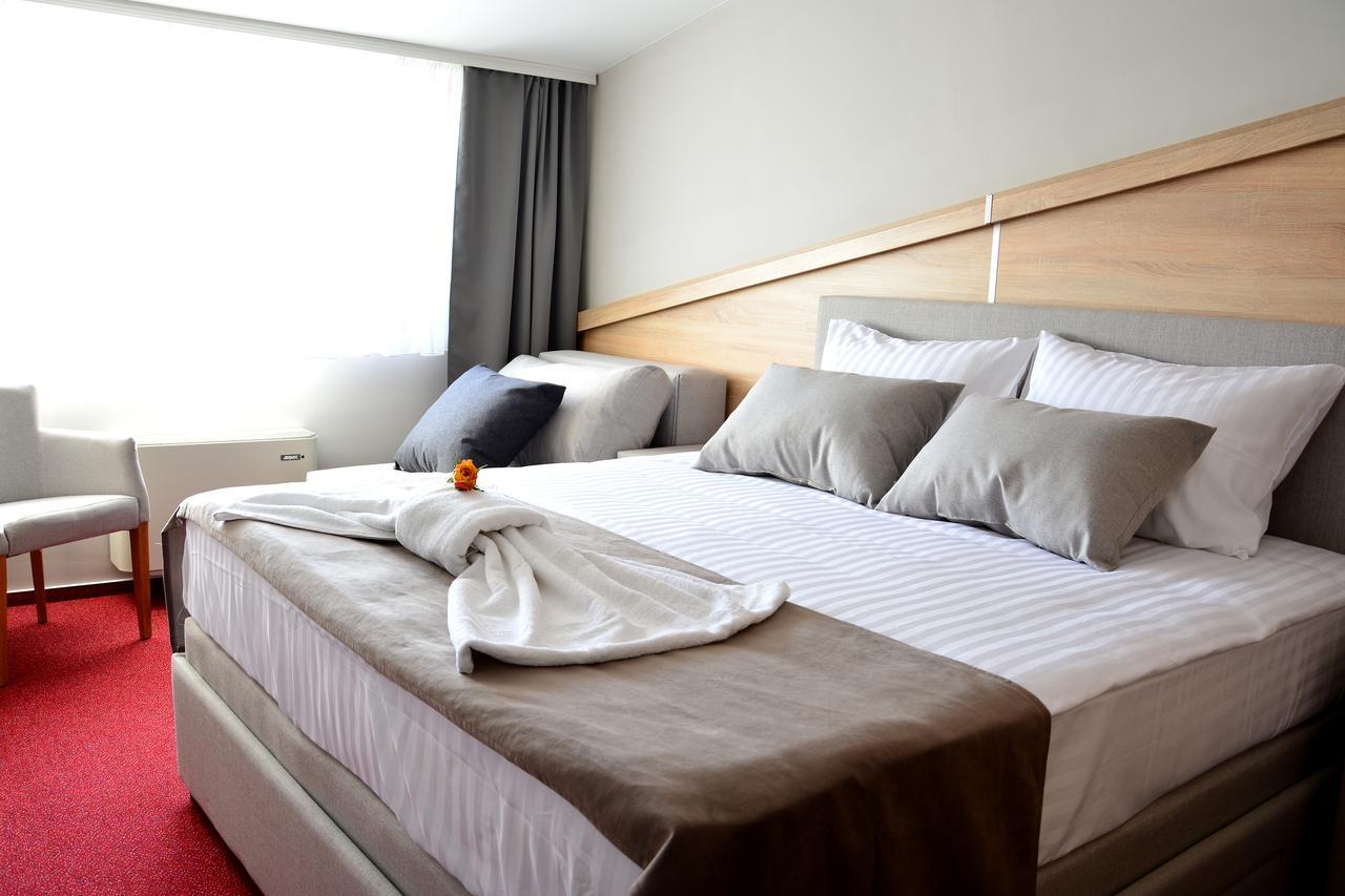 Hotel Dolenjc Novo Mesto Ngoại thất bức ảnh