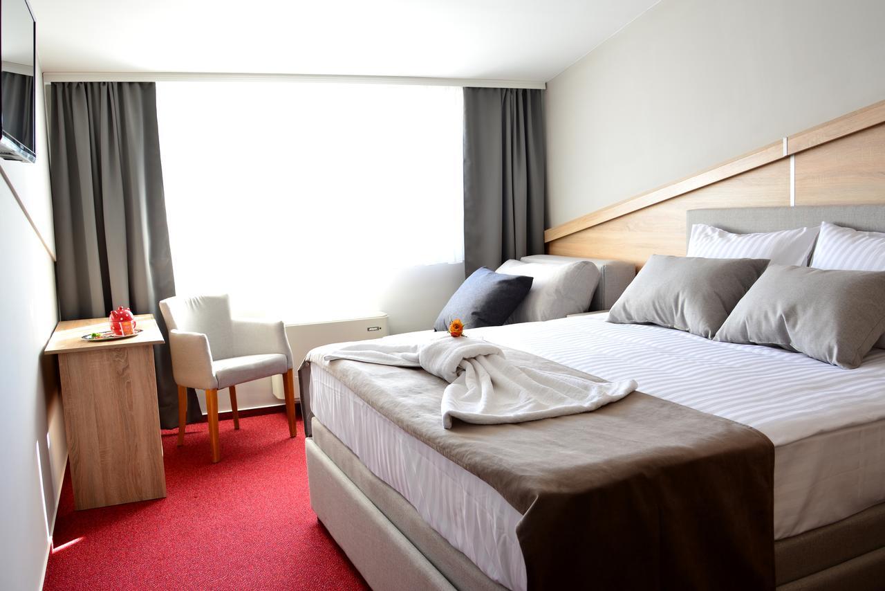 Hotel Dolenjc Novo Mesto Ngoại thất bức ảnh